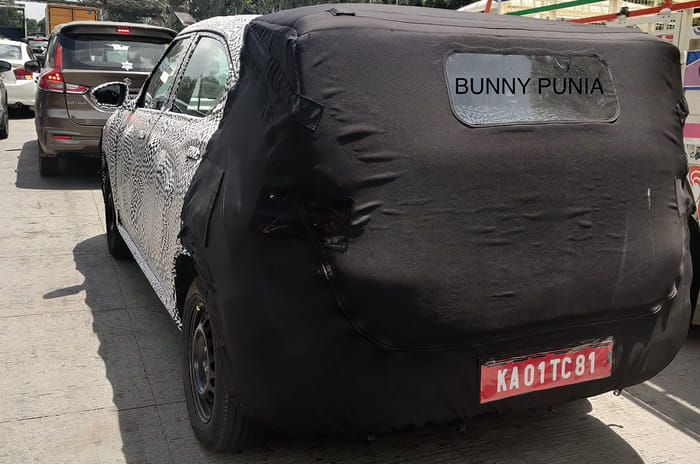 Citroen C3X crossover sedan: first spy shots surface