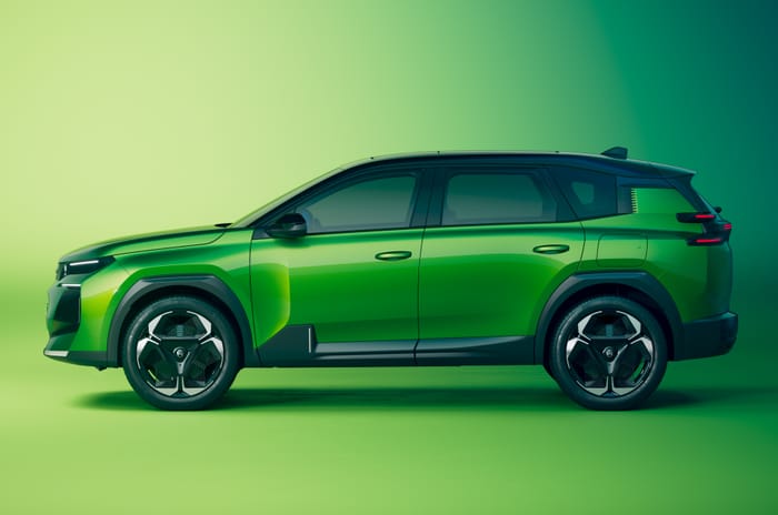 2025 Citroen C5 Aircross debuts with hybrid, electric powertrains