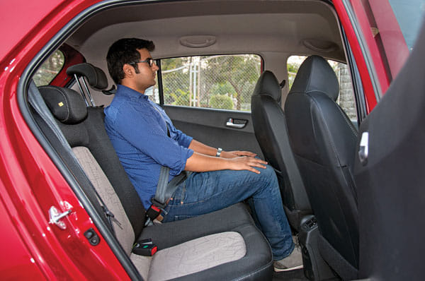 Maruti Ignis vs Grand i10 vs KUV 100 diesel comparison