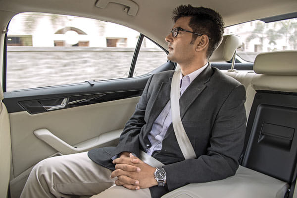 Skoda Superb TDI vs Toyota Camry Hybrid comparison