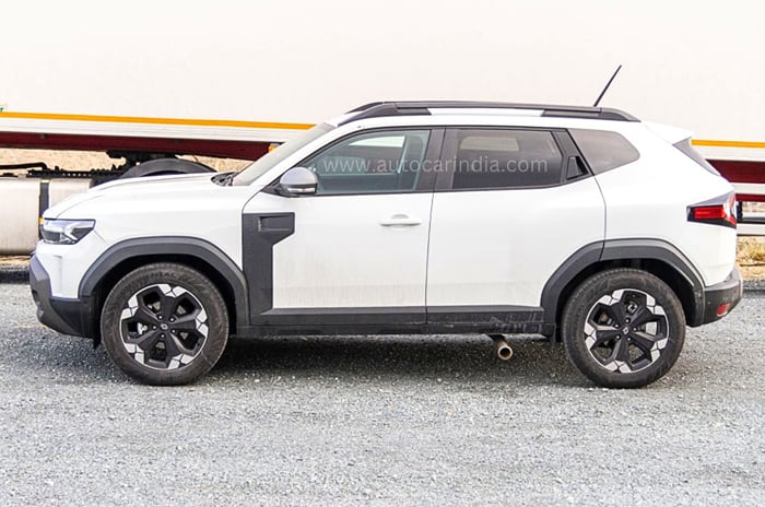 Renault Duster 4X4 with LPG powertrain spied