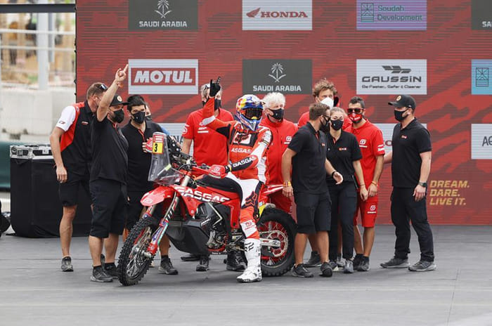 Sunderland, Al-Attiyah win Dakar 2022