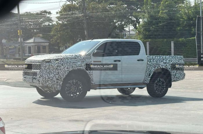 Toyota Hilux facelift spy shots preview new design