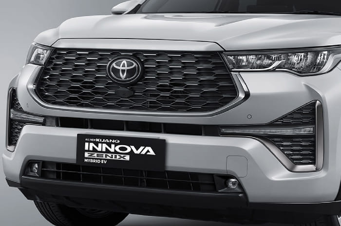 Toyota Innova Hycross breaks cover