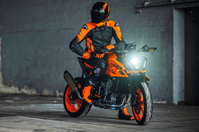 KTM 990 Duke revealed; makes 123hp, 103Nm