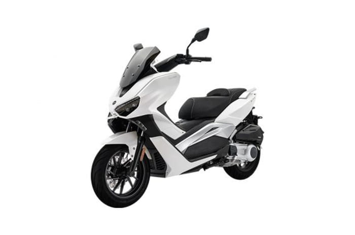 Keeway unveils K-Light 250V, Vieste 300 and Sixties 300i for Indian market