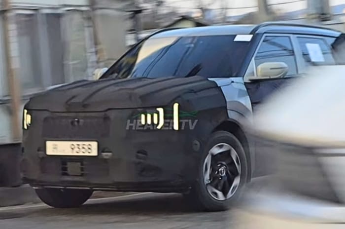 Next-gen Kia Seltos spied with striking new headlamp design