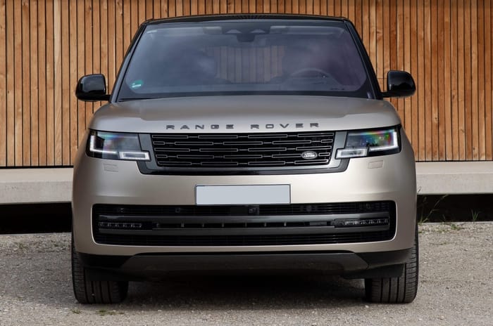 Range Rover front head on