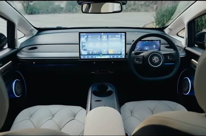MG Windsor Pro interior