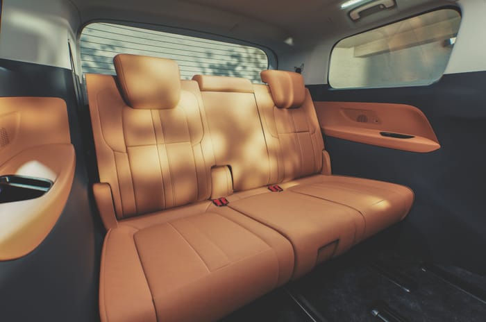 MG M9 last row seats