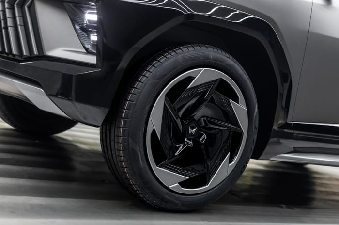 Mahindra Vision X alloy wheel
