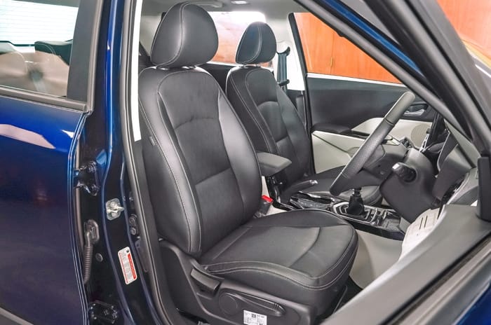 Mahindra XUV 3XO REVX A leatherette front seats