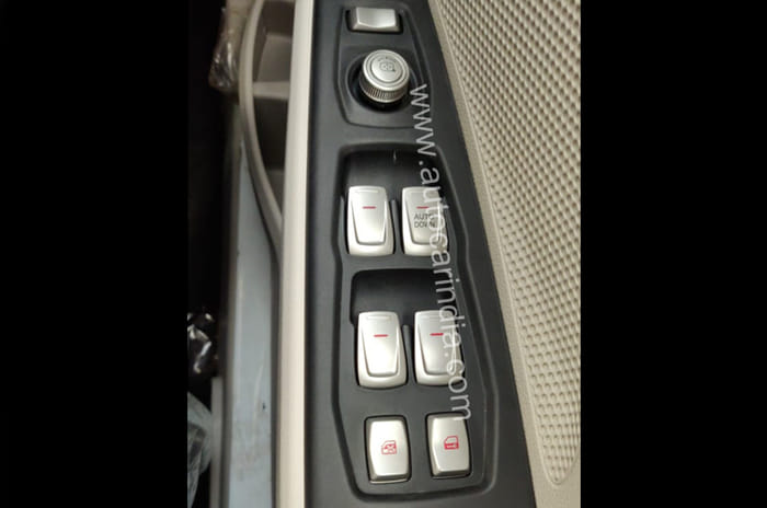 Mahindra XUV300 power windows