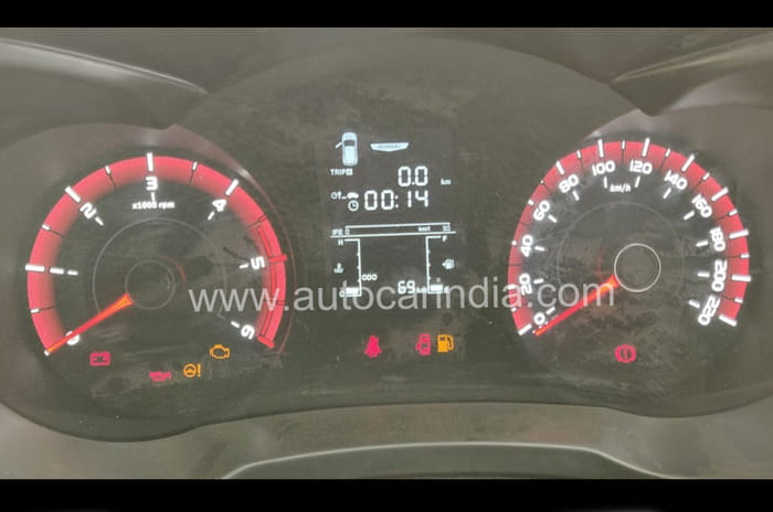 Mahindra XUV300 digital MID