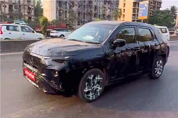 Maruti Grand Vitara 3 row Y17 SUV spied Maruti Grand Vitara 3 row Y17 SUV spied