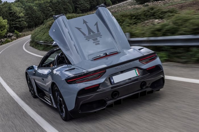 Maserati MC20 Cielo rear roof closing