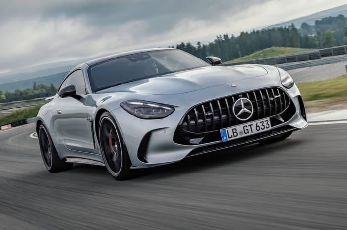 Mercedes-AMG GT 63 front tracking