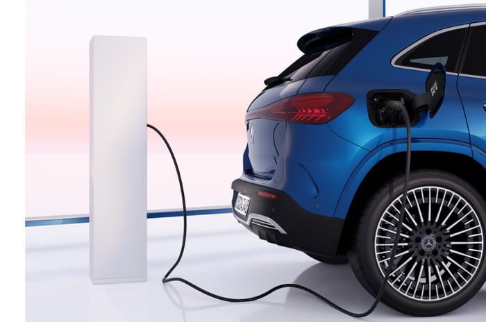 Mercedes EQA charging