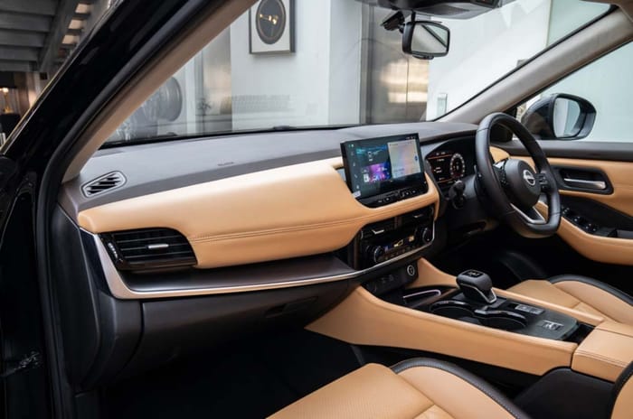 Nissan X-Trail Big Boy Toyz beige leather interior