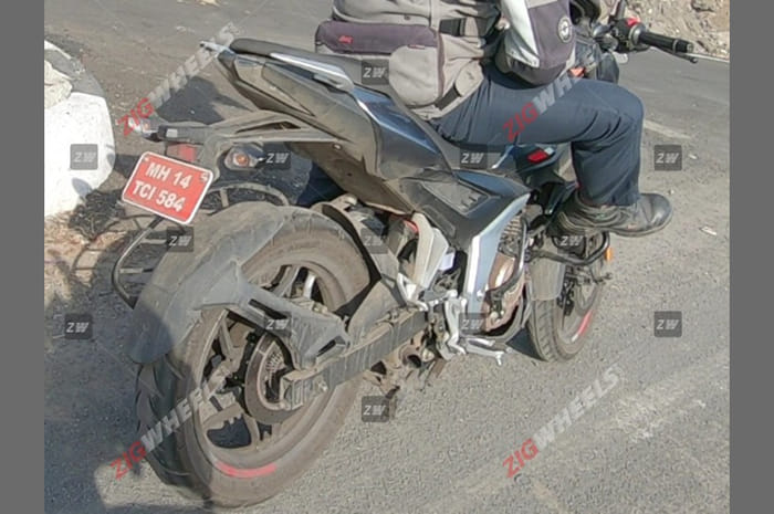 Sporty Bajaj Pulsar spied; could it be an N160?