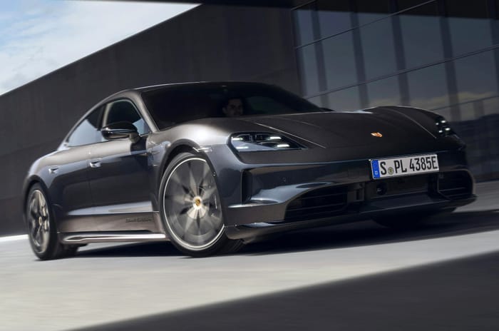 Porsche Taycan 4S Black Edition front right action