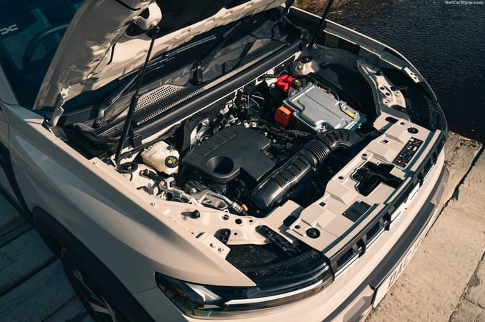 Dacia Duster hybrid engine