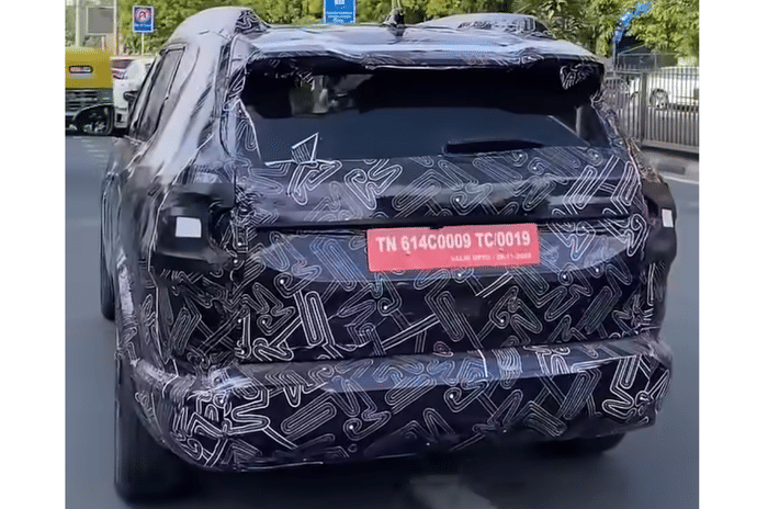 Renault Duster three row SUV spied on test in India