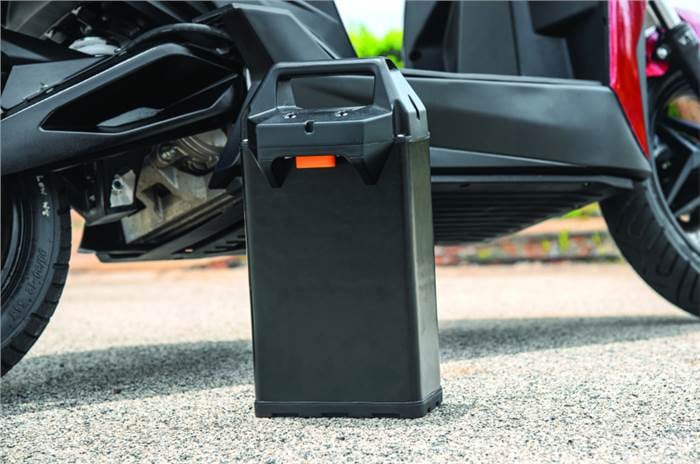 Simple Energy offers 8 year warranty for battery and motor