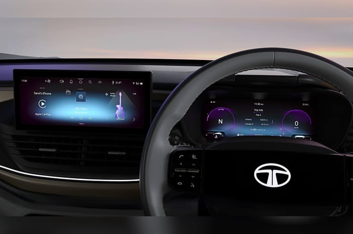 Tata Altroz facelift infotainment and instrument cluster Tata Altroz facelift infotainment and instrument cluster