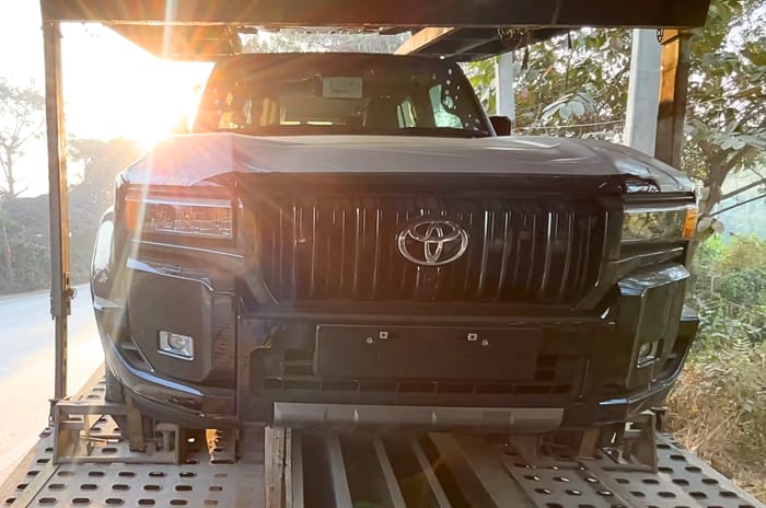 Toyota Land Cruiser Prado spied in India