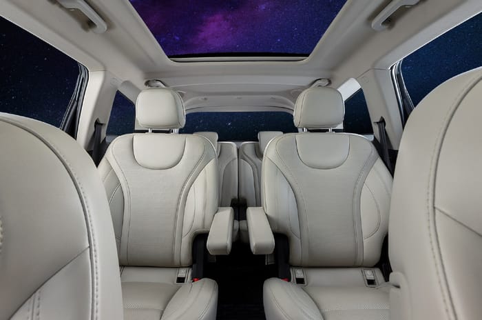 Mahindra XUV700 gets more features, prices start at Rs 13.99 lakh