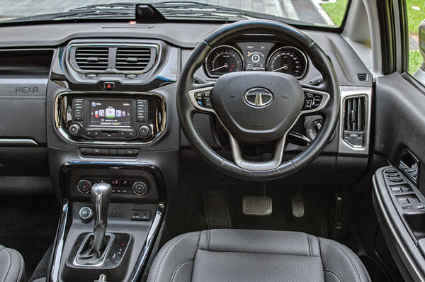 2017 Tata Hexa vs Toyota Innova Crysta automatic comparison