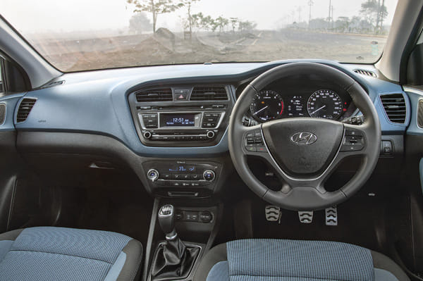 Hyundai i20 Active vs Fiat Avventura comparison