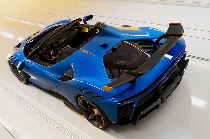 Road-legal Ferrari SF90 XX Stradale, Spider unveiled