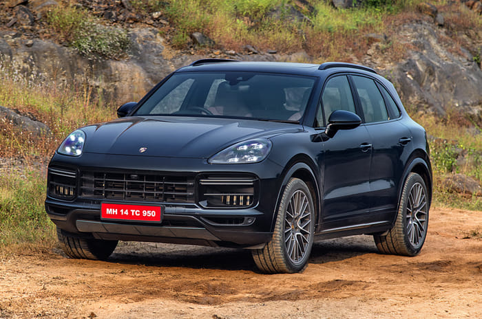 2018 Porsche Cayenne Turbo front static