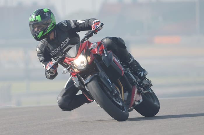 Suzuki GSX-S750 cornering