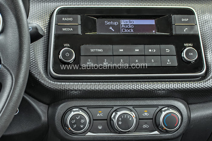 Nissan Kicks infotainment and AC