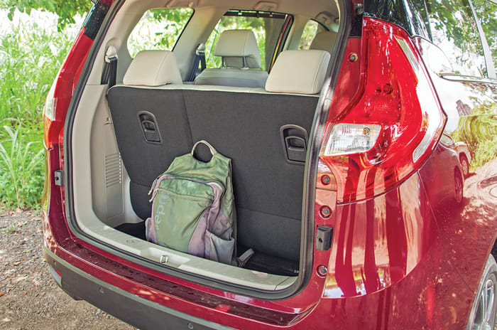 Mahindra Marazzo boot