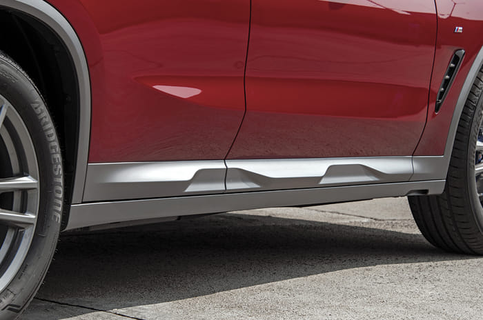 2019 BMW X4 side cladding