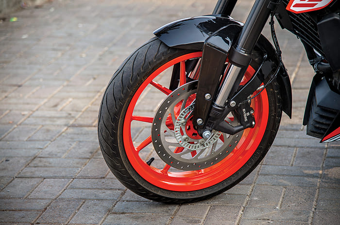 2019 KTM 125 Duke review, road test