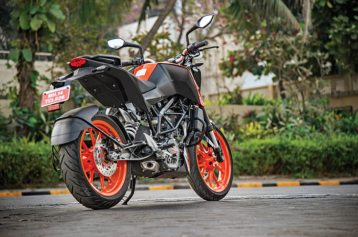 2019 KTM 125 Duke review, road test