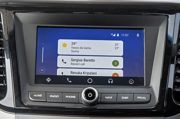 2019 Mahindra XUV300 infotainment