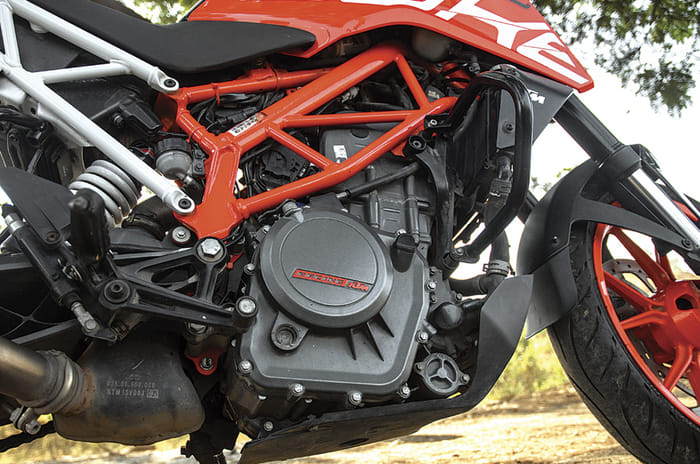 Interceptor 650 vs 390 Duke vs Ninja 300 comparison