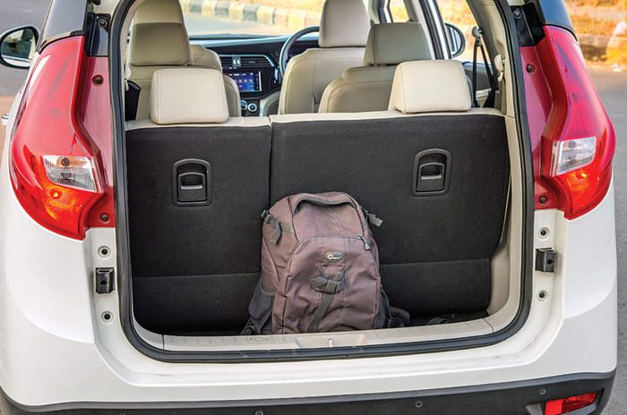 Mahindra Marazzo boot