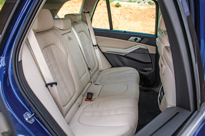 BMW X5 vs Audi Q7 comparison