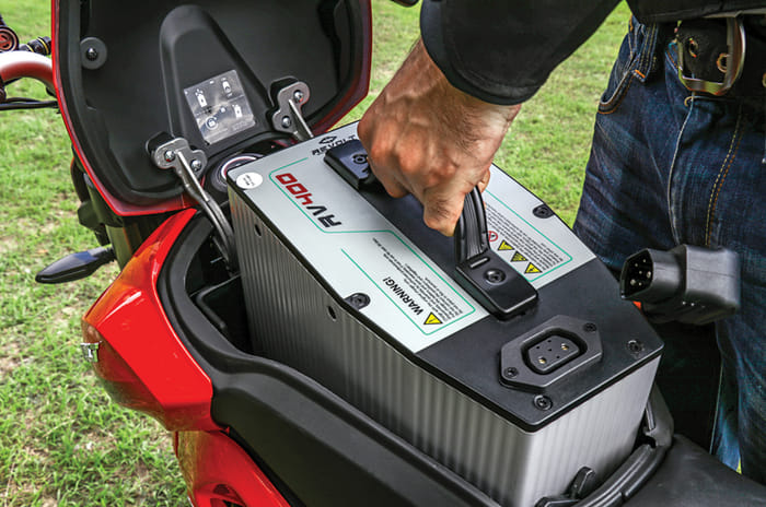 Revolt-RV400-battery