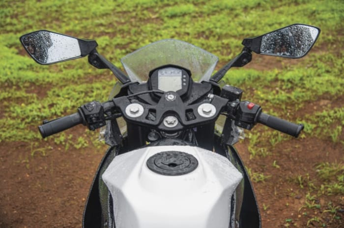 KTM RC 125 vs Yamaha YZF-R15 V3.0 comparison