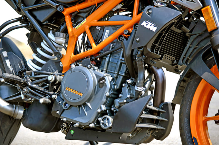 2020 KTM 390 Duke review, track ride