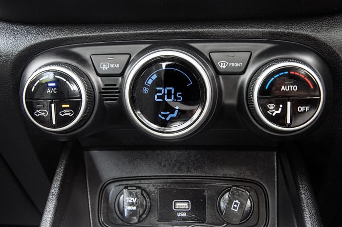 Kia Sonet vs Hyundai Venue comparison