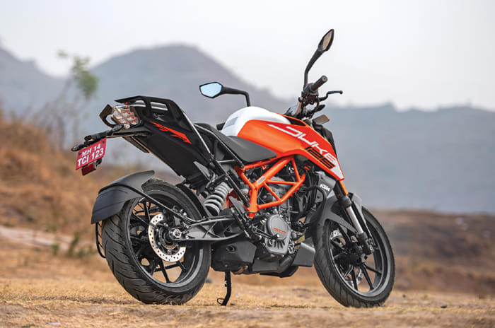 KTM-125-Duke-rear